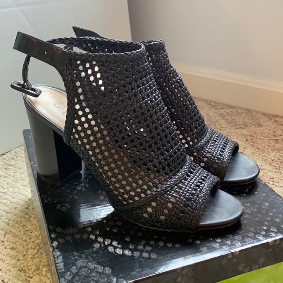 Sam Edelman Shoes - Sam Edelman Black Woven heel